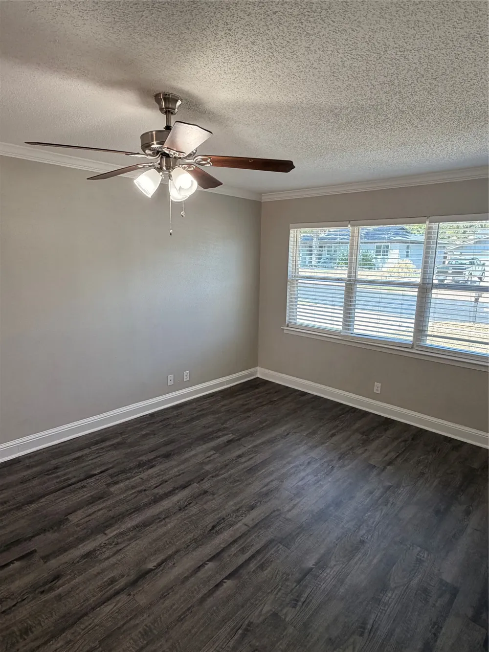 725 Willow Street Hurst, TX 76053