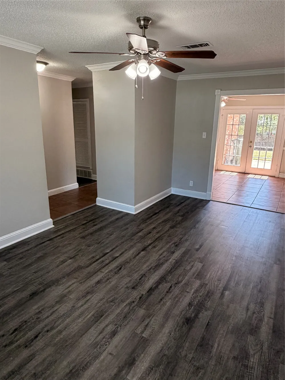 725 Willow Street Hurst, TX 76053
