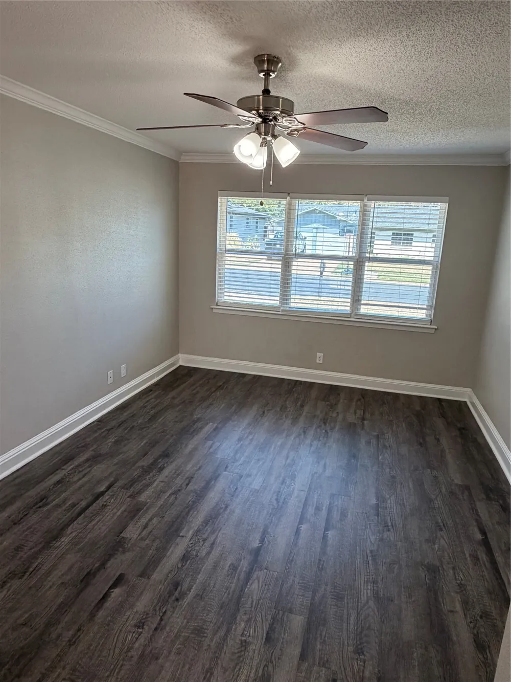 725 Willow Street Hurst, TX 76053