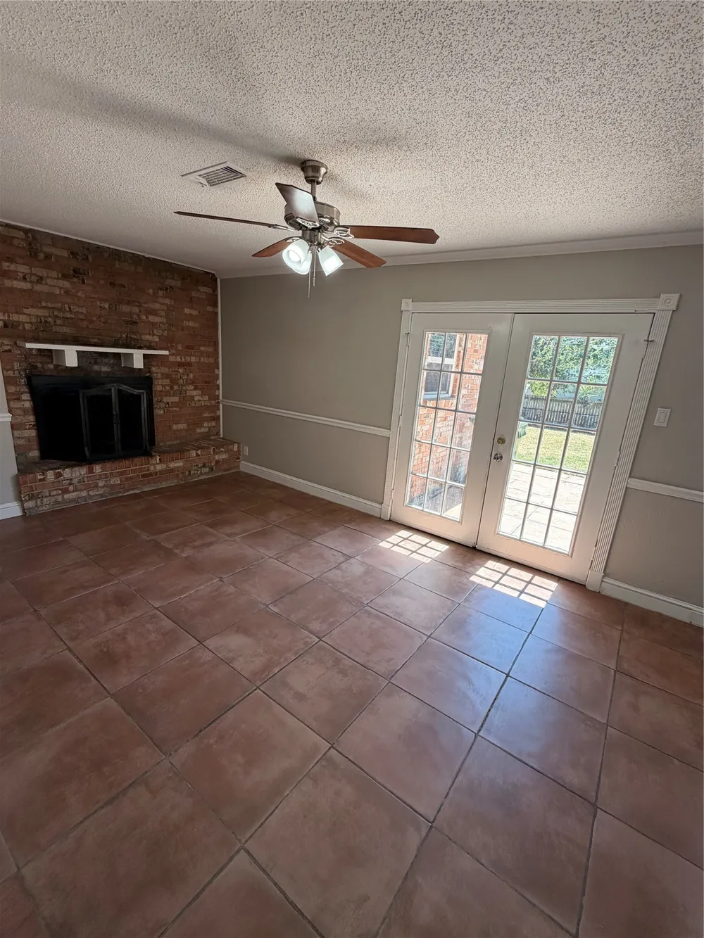 725 Willow Street Hurst, TX 76053