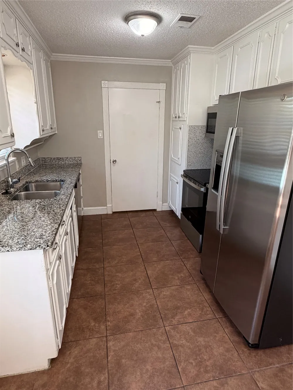 725 Willow Street Hurst, TX 76053