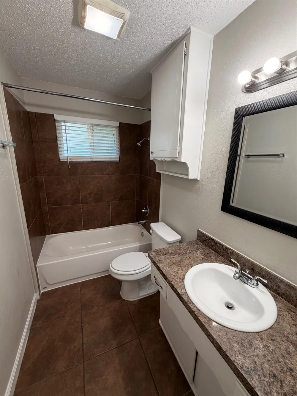 725 Willow Street Hurst, TX 76053