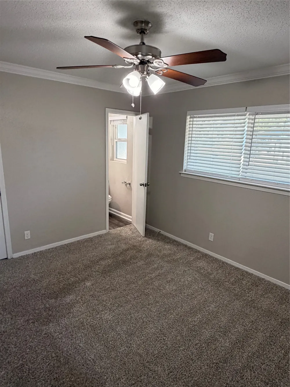725 Willow Street Hurst, TX 76053
