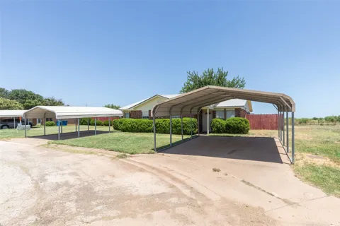 201 & 203 Bluebonnet Drive