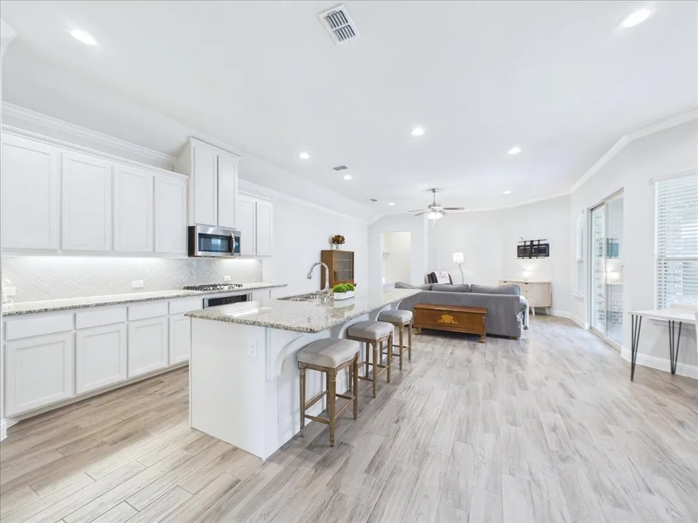 916 Boardwalk Way Argyle, TX 76226