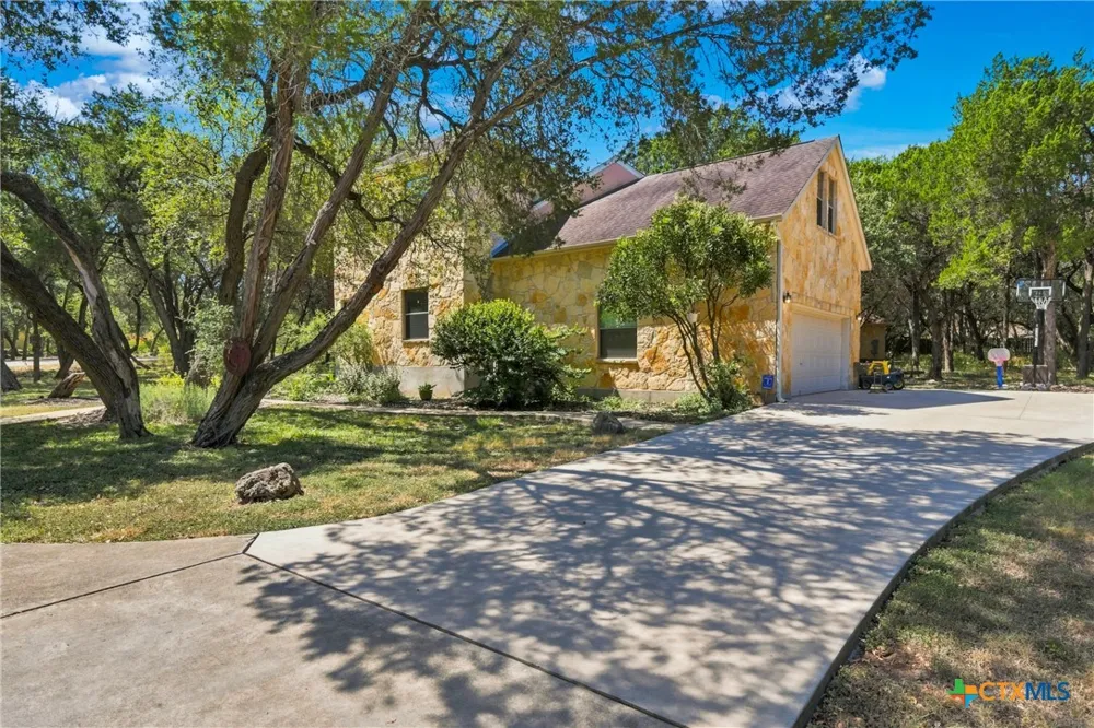 2 Trophy Lane New Braunfels, TX 78132