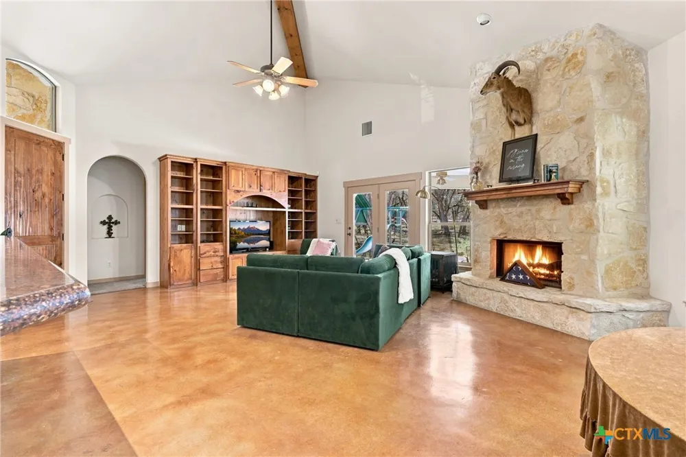 2 Trophy Lane New Braunfels, TX 78132