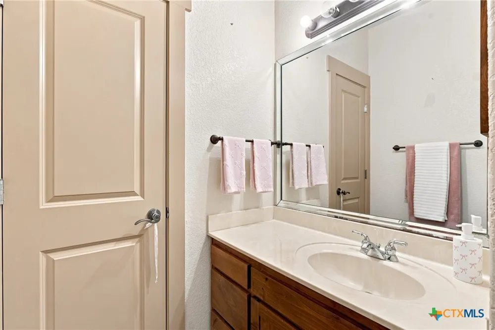 2 Trophy Lane New Braunfels, TX 78132