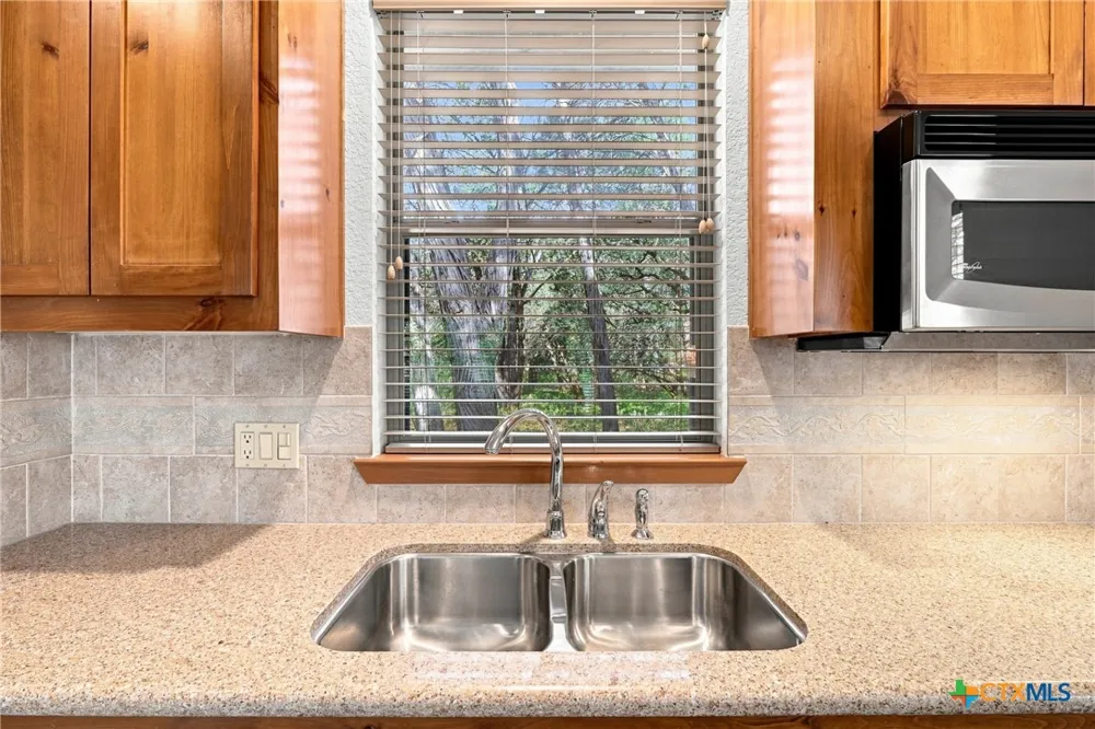 2 Trophy Lane New Braunfels, TX 78132