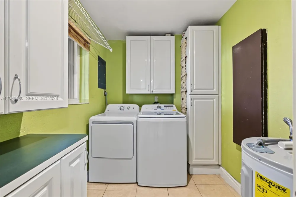 7205 W 3rd Ave Hialeah, FL 33014