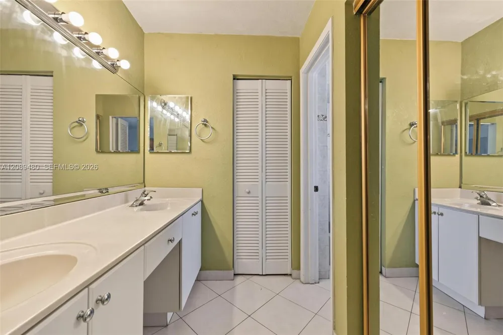 7205 W 3rd Ave Hialeah, FL 33014