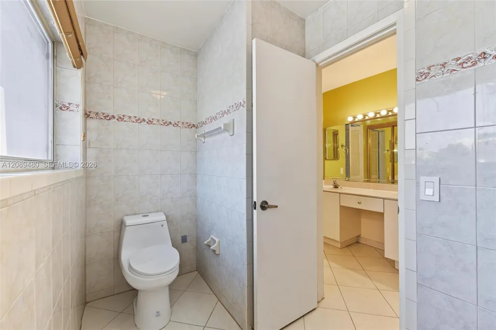 7205 W 3rd Ave Hialeah, FL 33014