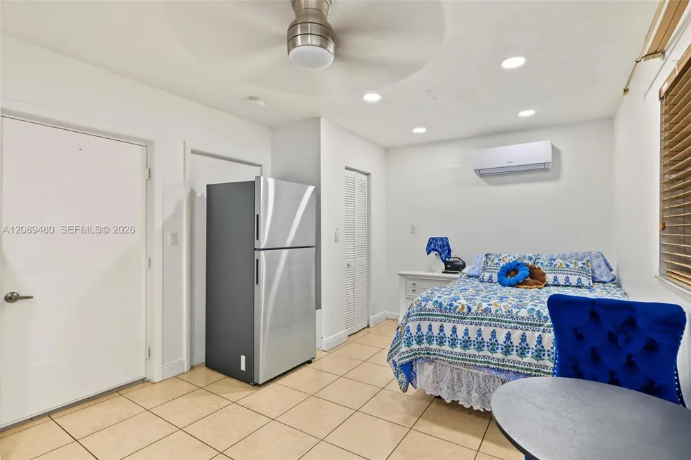 7205 W 3rd Ave Hialeah, FL 33014