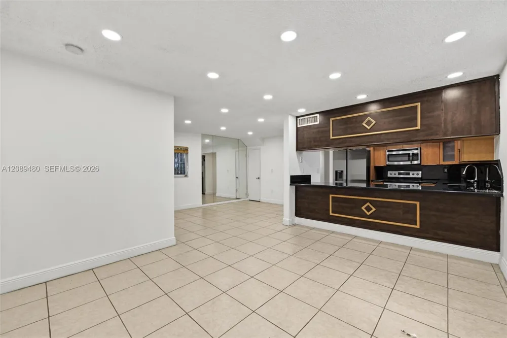 7205 W 3rd Ave Hialeah, FL 33014