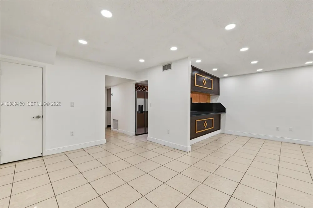 7205 W 3rd Ave Hialeah, FL 33014