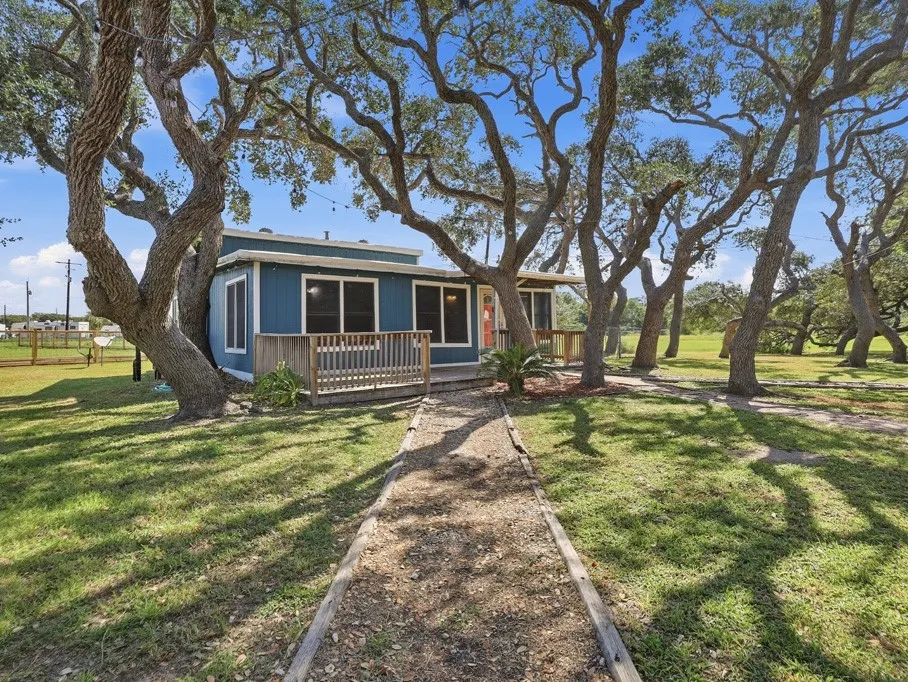 1410 S Mathis Street Rockport, TX 78382
