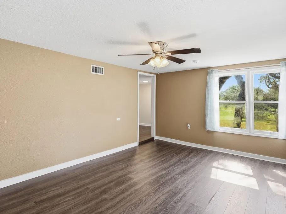 1410 S Mathis Street Rockport, TX 78382