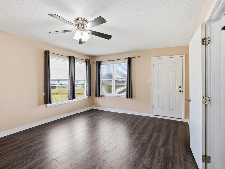 1410 S Mathis Street Rockport, TX 78382