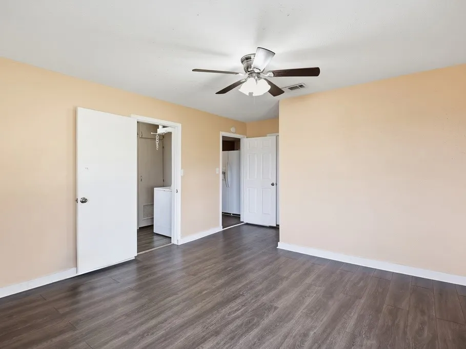 1410 S Mathis Street Rockport, TX 78382