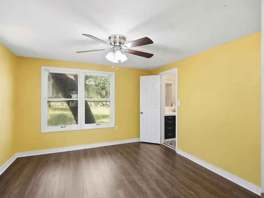 1410 S Mathis Street Rockport, TX 78382