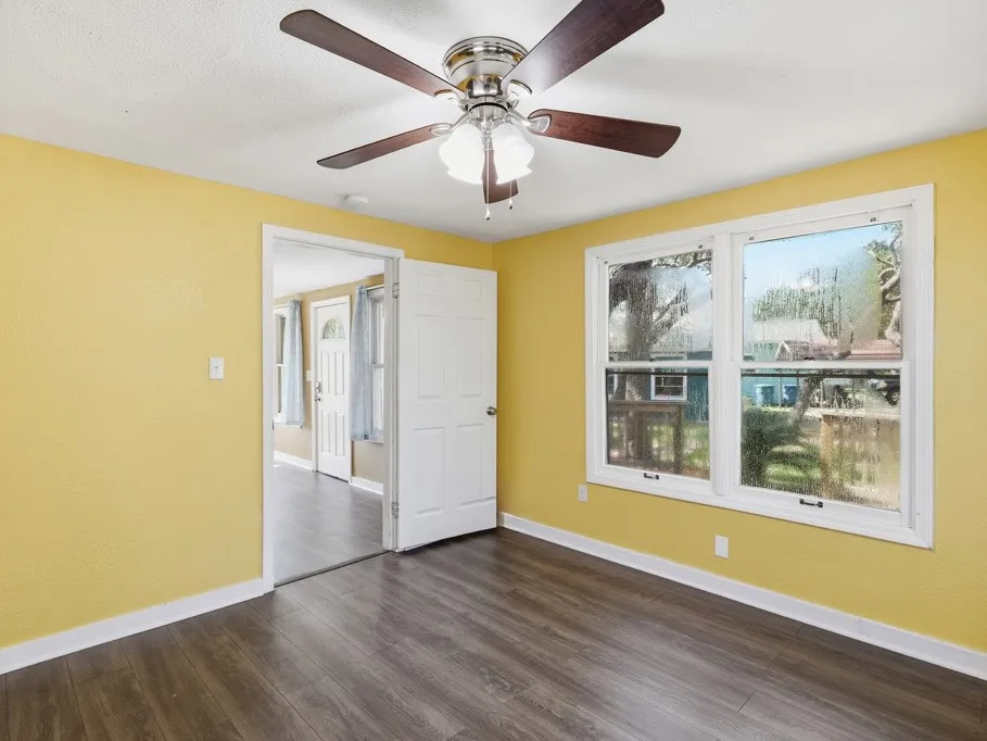 1410 S Mathis Street Rockport, TX 78382