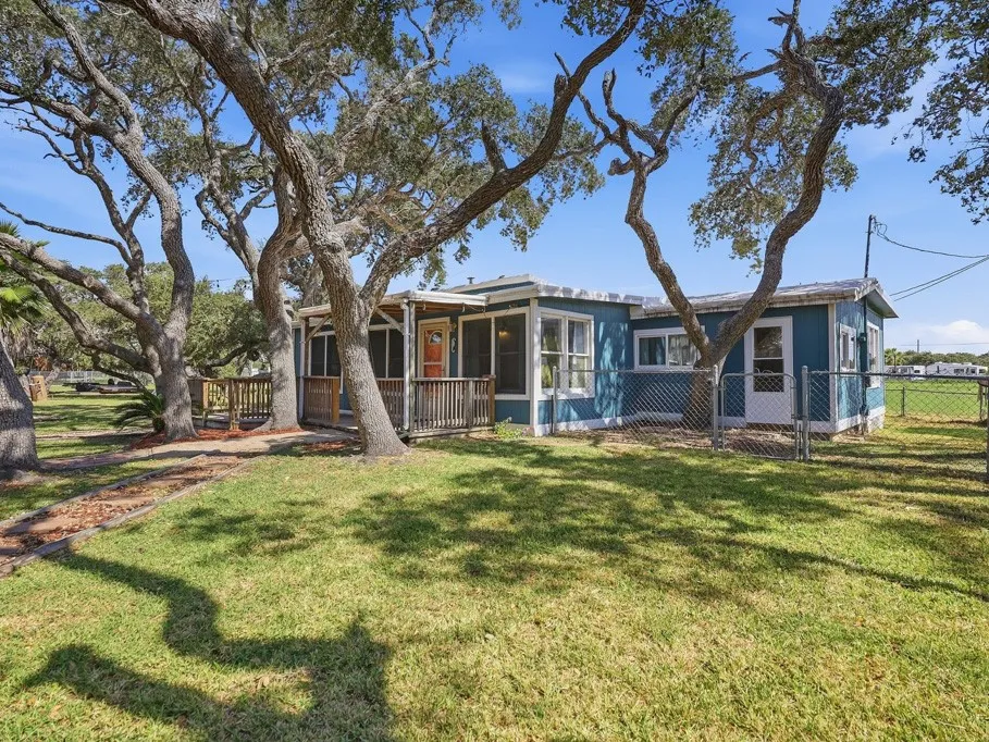 1410 S Mathis Street Rockport, TX 78382