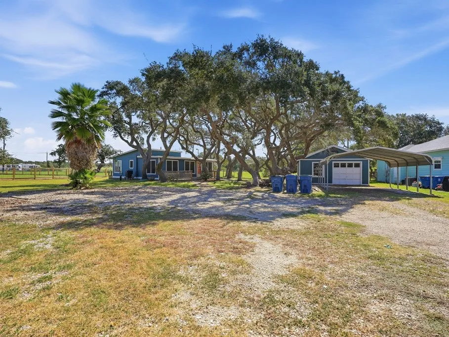 1410 S Mathis Street Rockport, TX 78382