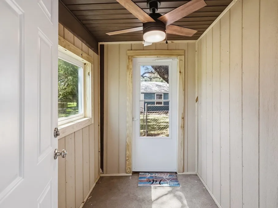 1410 S Mathis Street Rockport, TX 78382
