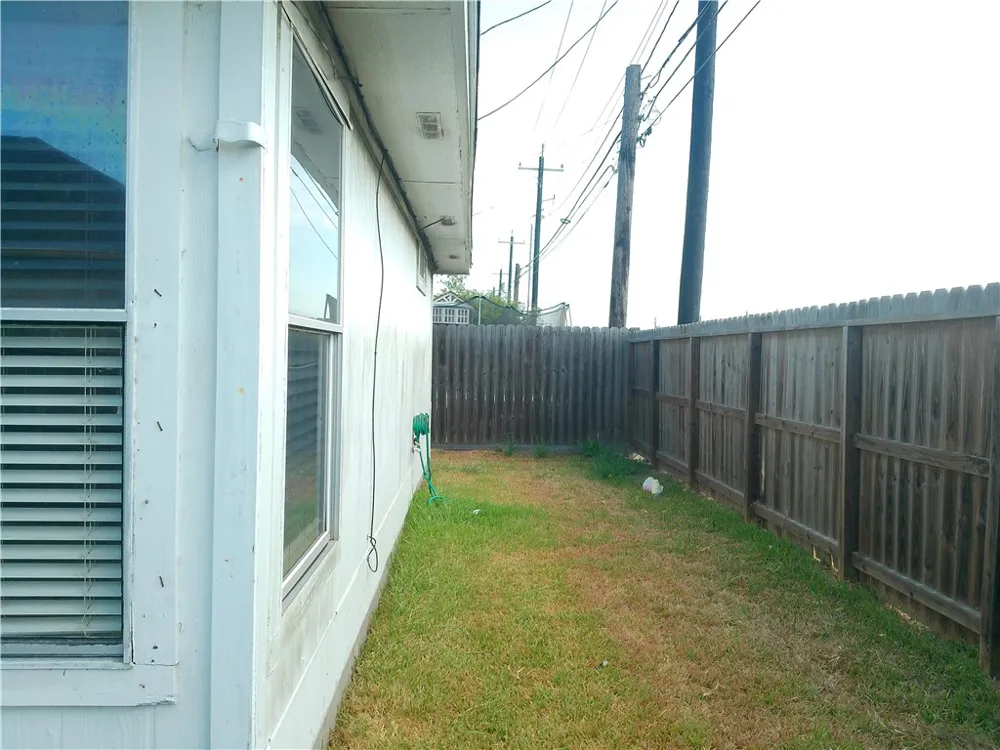 7818 Wolverine Drive Corpus Christi, TX 78414