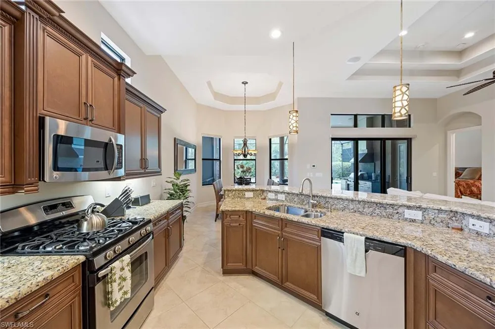 6255 Brunello Lane Naples, FL 34113