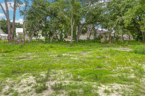 6806 NEW YORK DRIVE #Lot B