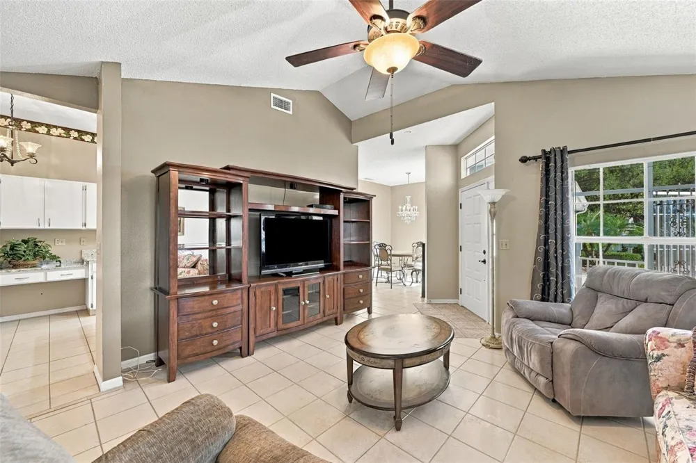 602 MASTERPIECE DRIVE #198 Sun City Center, FL 33573