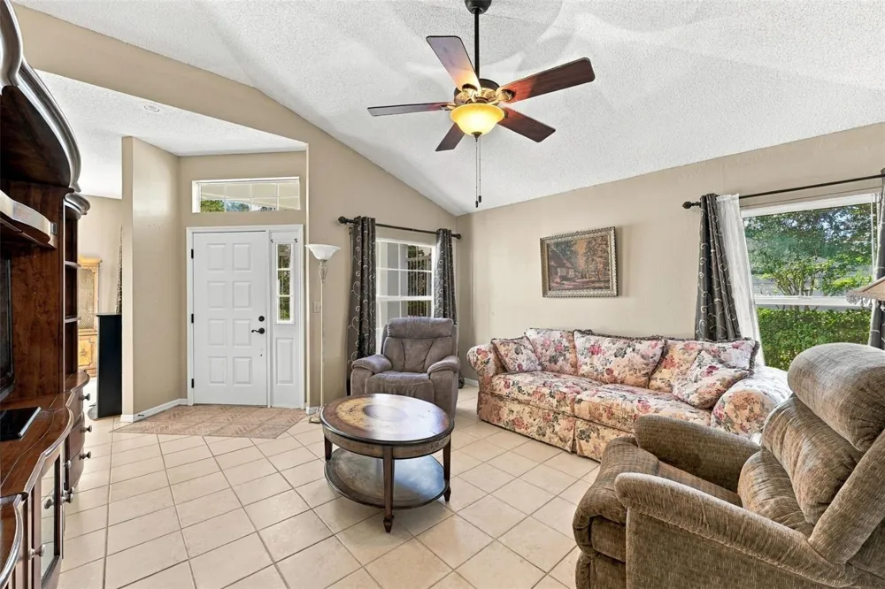 602 MASTERPIECE DRIVE #198 Sun City Center, FL 33573