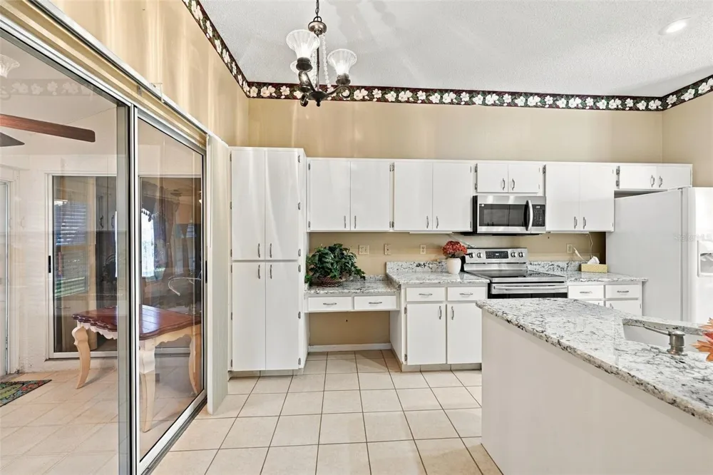 602 MASTERPIECE DRIVE #198 Sun City Center, FL 33573