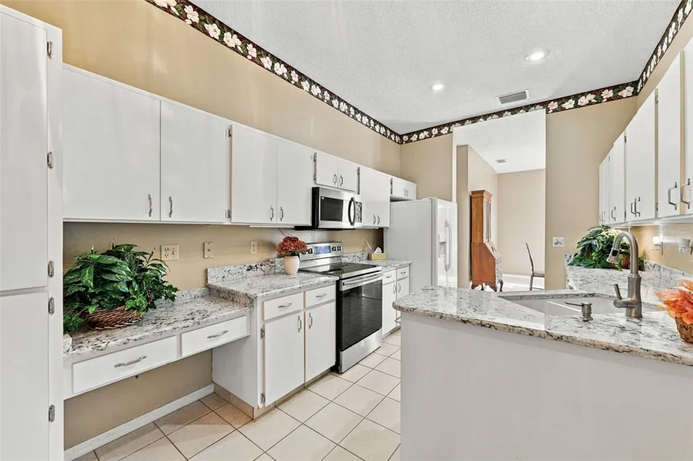602 MASTERPIECE DRIVE #198 Sun City Center, FL 33573