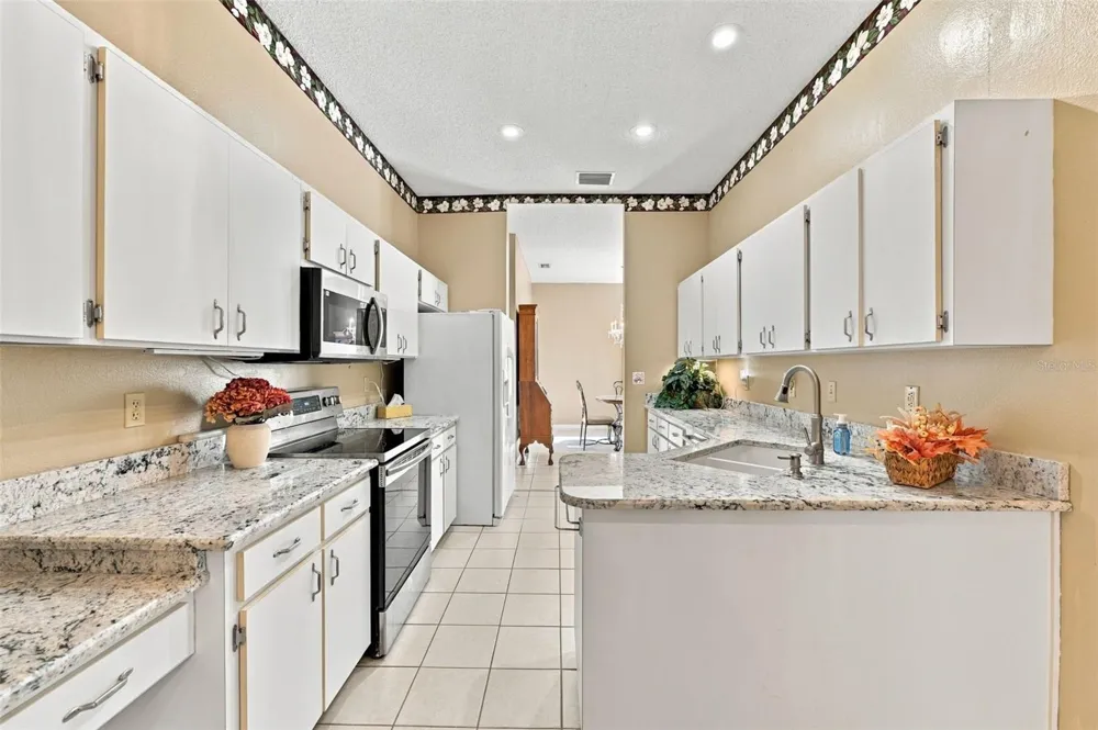 602 MASTERPIECE DRIVE #198 Sun City Center, FL 33573