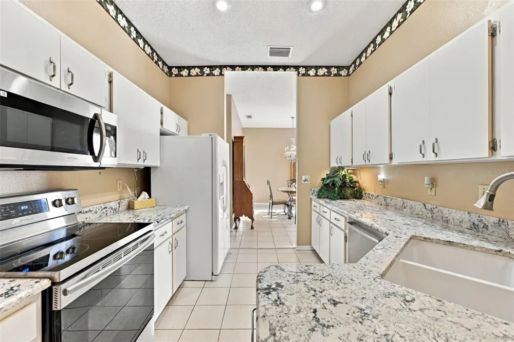 602 MASTERPIECE DRIVE #198 Sun City Center, FL 33573