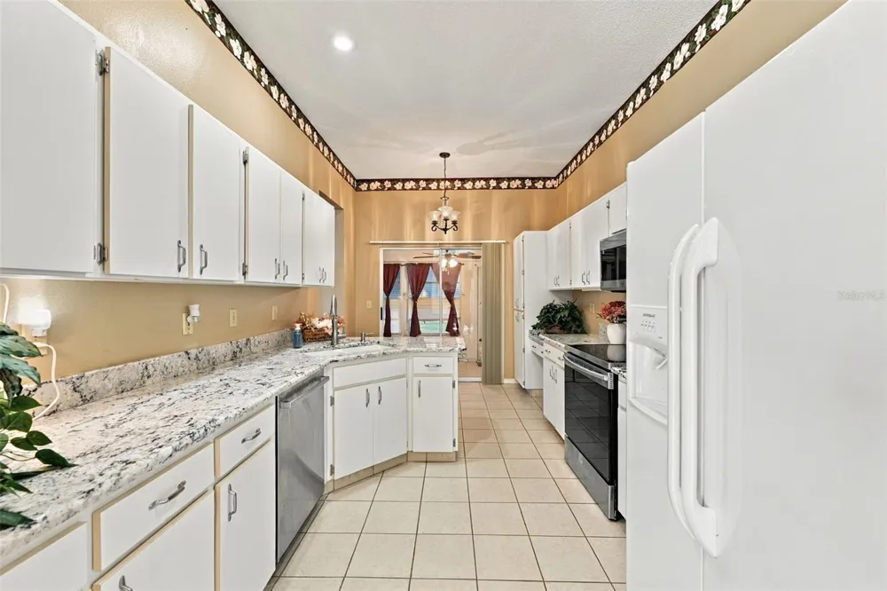 602 MASTERPIECE DRIVE #198 Sun City Center, FL 33573