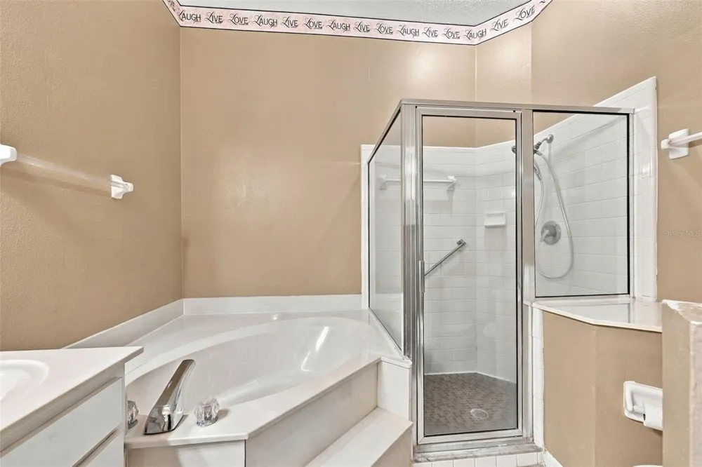 602 MASTERPIECE DRIVE #198 Sun City Center, FL 33573