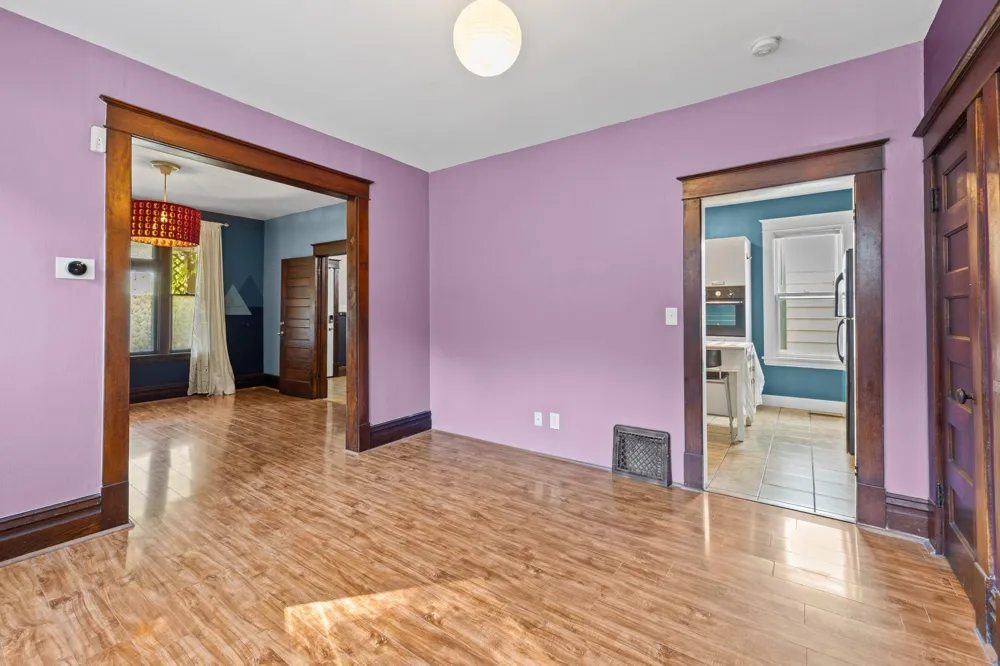 909 Sherburne Avenue Saint Paul, MN 55104