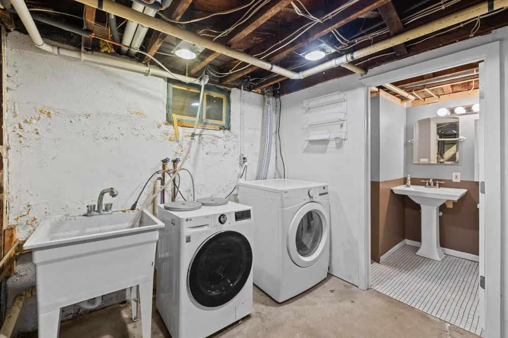 909 Sherburne Avenue Saint Paul, MN 55104