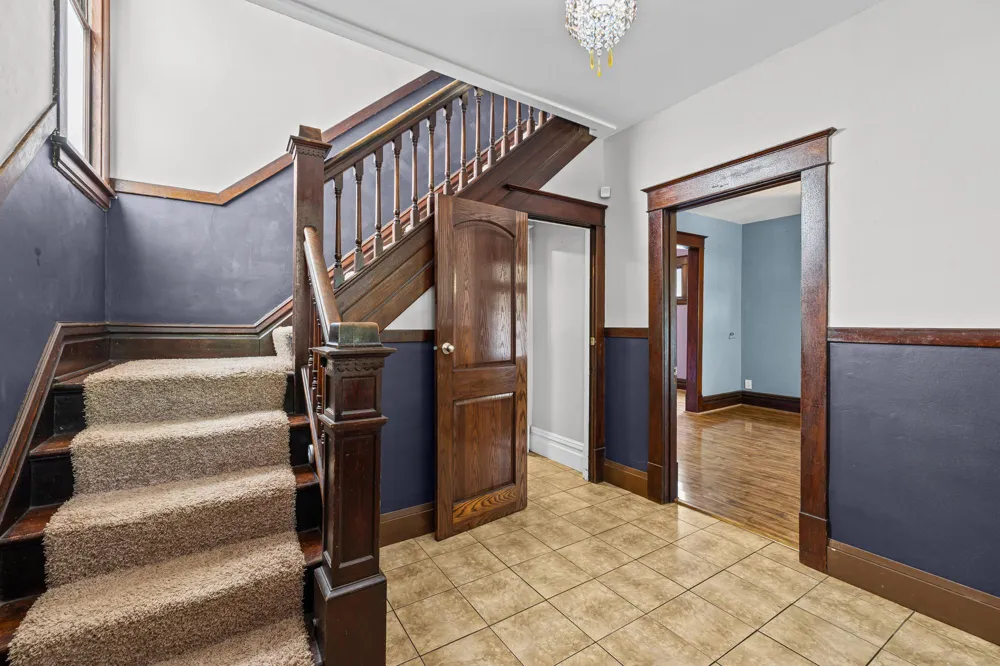 909 Sherburne Avenue Saint Paul, MN 55104