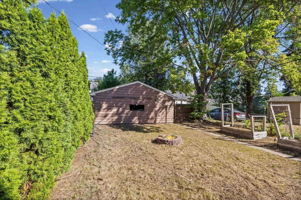 909 Sherburne Avenue Saint Paul, MN 55104