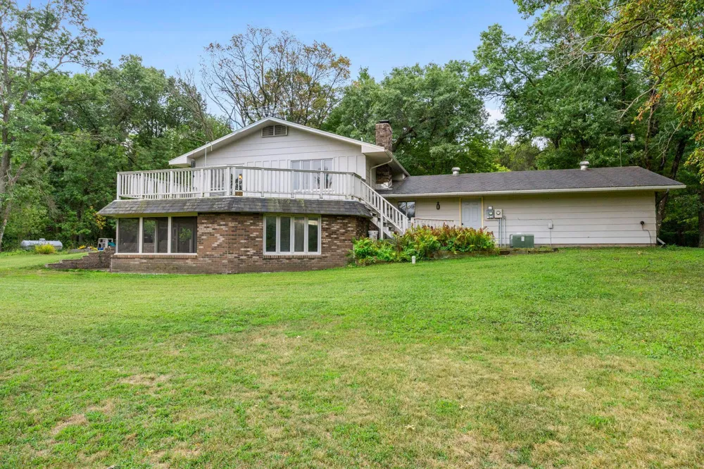 569 327th Avenue NE Cambridge, MN 55008