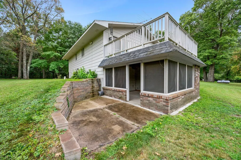 569 327th Avenue NE Cambridge, MN 55008