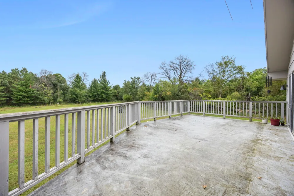 569 327th Avenue NE Cambridge, MN 55008