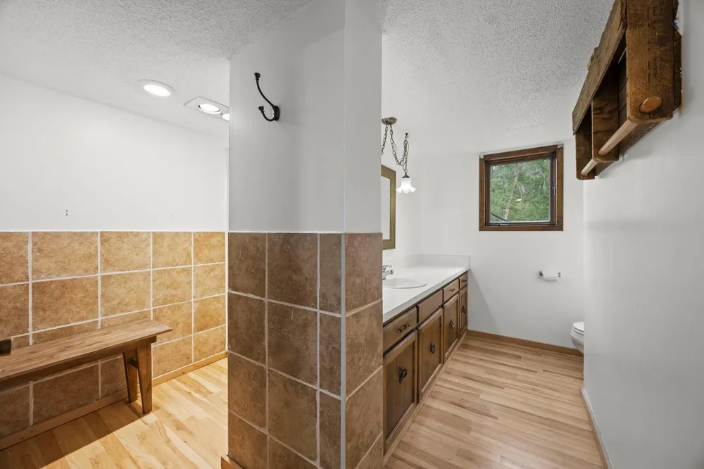569 327th Avenue NE Cambridge, MN 55008