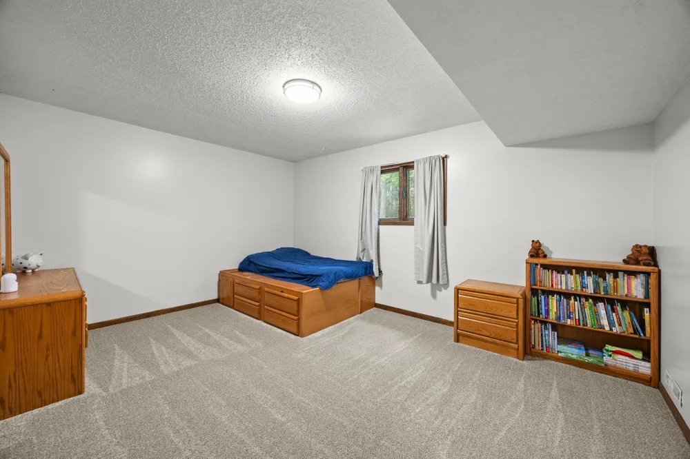 569 327th Avenue NE Cambridge, MN 55008