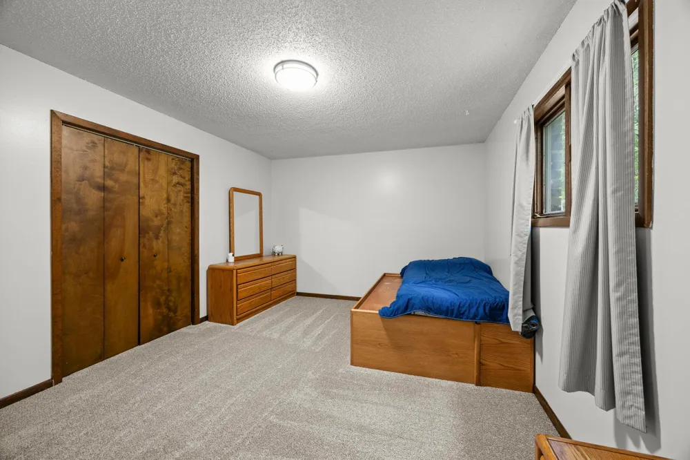 569 327th Avenue NE Cambridge, MN 55008