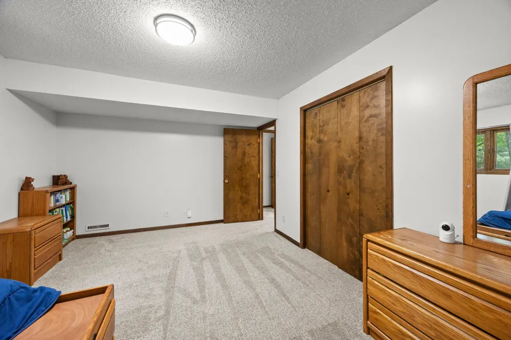569 327th Avenue NE Cambridge, MN 55008
